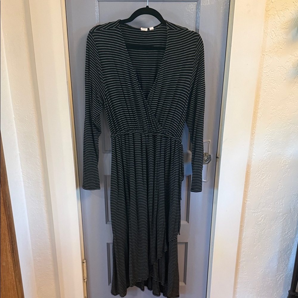 GAP Black and White Striped Long Sleeve Dress